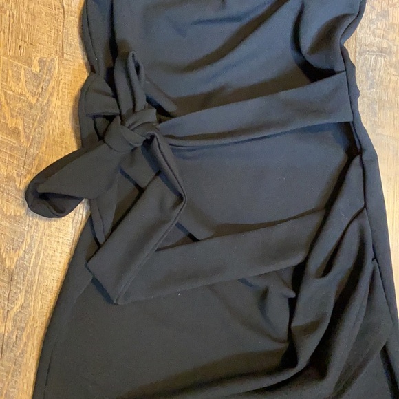 Good condition, strapless black dress, size medium. - Picture 2 of 4